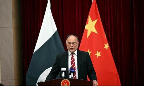نئے کوریڈورز کا اضافہ: وفاقی وزیر کا سی پیک کے دوسرے مرحلے میں اپ گریڈیشن منصوبوں کا اعلان