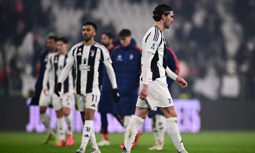 Record-breakers Atalanta maintain Serie A lead as Juve held by lowly Venezia