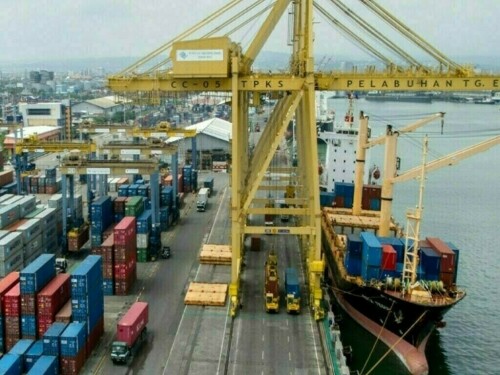 Indonesia books $4.4bn trade surplus in Nov, beating forecast