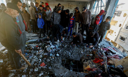 Palestinians mourn after Israeli strike kills at least 20, including children, on Gaza&rsquo;s Khan Younis