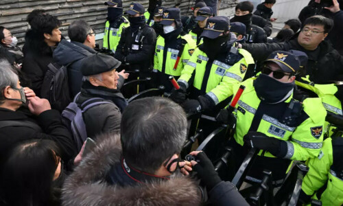 Yoon Suk Yeol lawyer says to fight insurrection charge in court: Yonhap