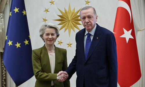 EU announces extra 1 billion euros in refugee funding for Turkiye EU announces extra 1 billion euros in refugee funding for Turkiye