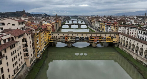 Florence&rsquo;s landmark passageway over Ponte Vecchio reopens to public