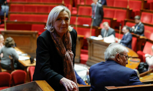 Le Pen says days of new French govt numbered