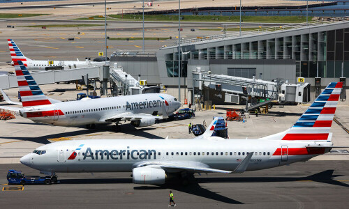 American Airlines resumes flights after Christmas Eve ground stop