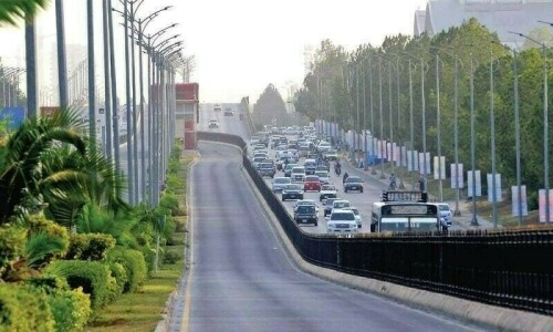 وزیراعظم نے ایف ایٹ انڈر پاس کا افتتاح کردیا