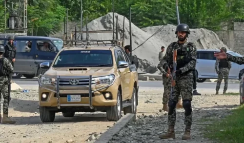 Two Pakistan soldiers killed guarding Qatari hunting trip