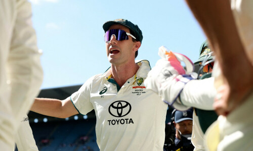 Australia reward Cummins&rsquo; caution to claim Melbourne thriller