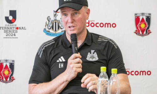Newcastle manager Howe hails defensive improvement after win at Man United