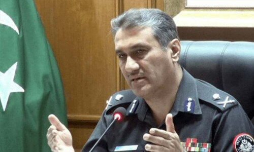 IG visits Sukkur, discusses strategies to combat crimes