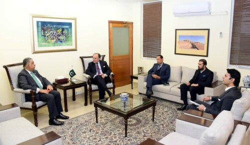 Eyeing stronger Pakistan-US ties, Aurangzeb advocates diaspora engagement