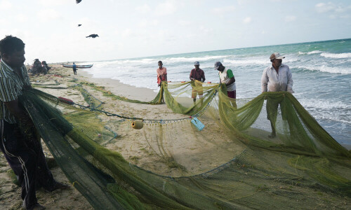 India and Bangladesh begin return of detained fishermen