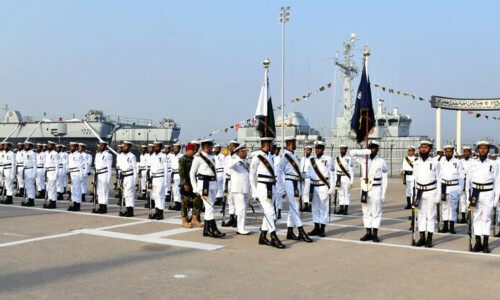 Navy holds fleet annual efficiency competition parade