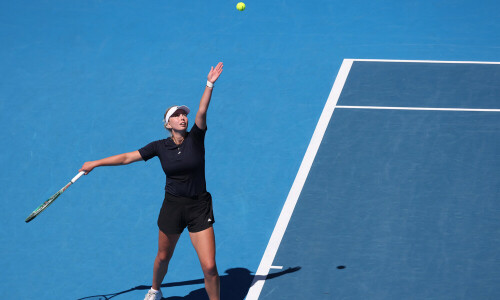 Clara Tauson wins Auckland title after Osaka retires injured