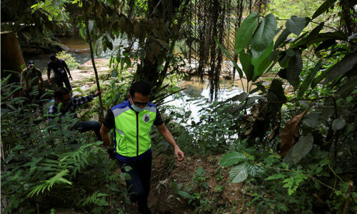 Malaysia turns back boats carrying 300 Myanmar migrants