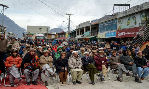 Hundreds protest power outages in mountainous Pakistan