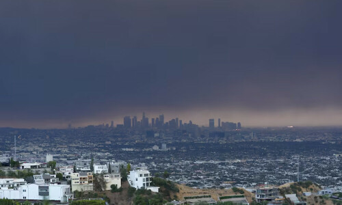 California power outages swell to 400,000 as fires multiply