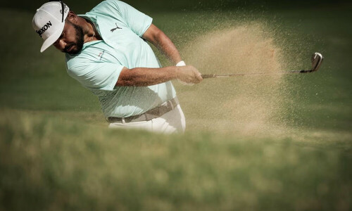 J.J. Spaun climbs into lead at Sony Open in Hawaii