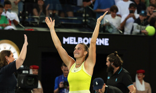 Aggressive Aryna Sabalenka storms on as rain mars Australian Open