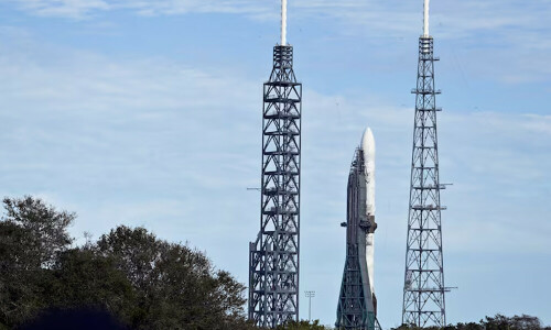 Blue Origin&rsquo;s debut New Glenn rocket fully fueled for next launch attempt