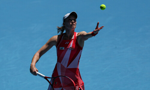 Elena Rybakina knocks out American teen Jovic to head into Australian Open third round