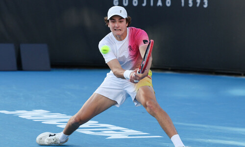 &lsquo;Nervous&rsquo; teen star Fonseca out of Australian Open after thriller