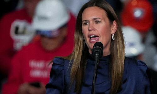 Trump ally Arkansas governor Sarah Sanders to attend Davos forum