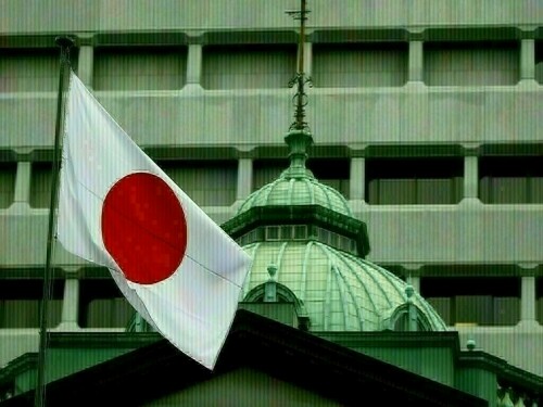 Japan wage growth gathers steam as reluctant retailers raise pay