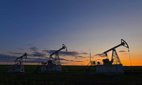 Oil prices flat, set for weekly drop as Trump touts energy policy