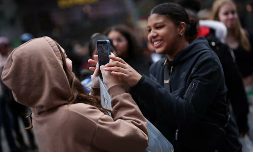 Donald Trump discussing TikTok purchase with multiple people, decision in 30 days