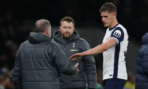 Injury-hit Spurs boosted by van de Ven return
