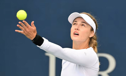No. 1 seed Anna Kalinskaya advances in Singapore