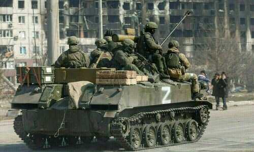 Russia says advancing towards flashpoint Ukrainian city