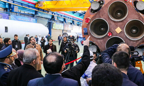 Iran unveils new ballistic missile in show of force