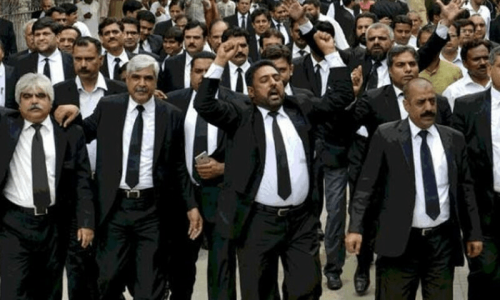 Islamabad lawyers announce strike on Monday against judges&rsquo; transfer
