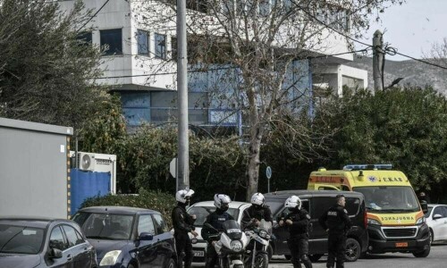 Greece orders schools to close as quakes shake Santorini island