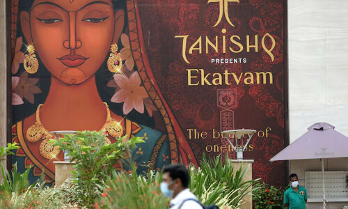 India’s Titan expects to pay more to source gold from bullion banks as supply shrinks India’s Titan expects to pay more to source gold from bullion banks as supply shrinks