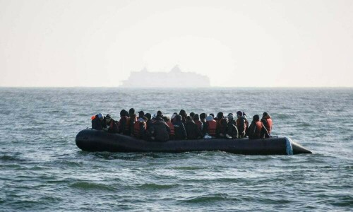 Burials for 13 migrants drowned off Africa begin