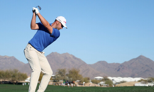Wyndham Clark grabs one-shot lead at Phoenix Open
