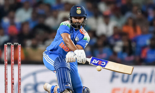 Movie night cut short, India&rsquo;s Iyer puts up a show against England