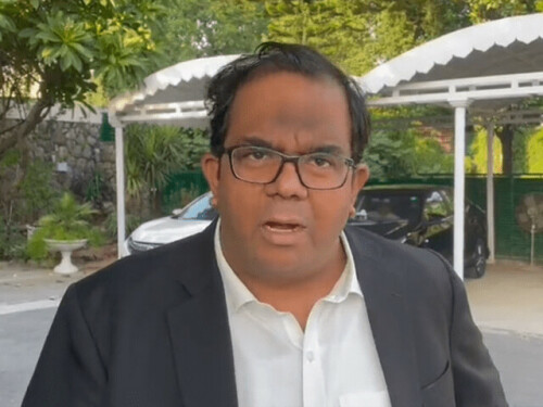 IK&rsquo;s lawyer Faisal Chaudhry briefly arrested