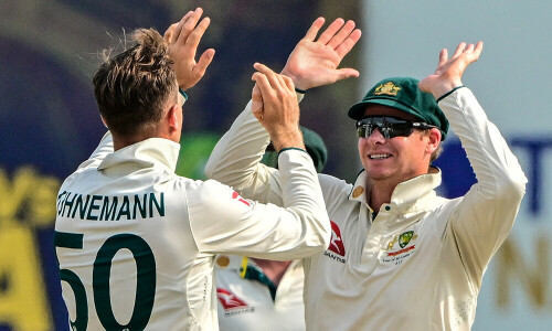 Australia on brink of Sri Lanka Test series sweep