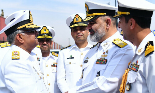 AMAN-25: Naval Chief visits foreign ships