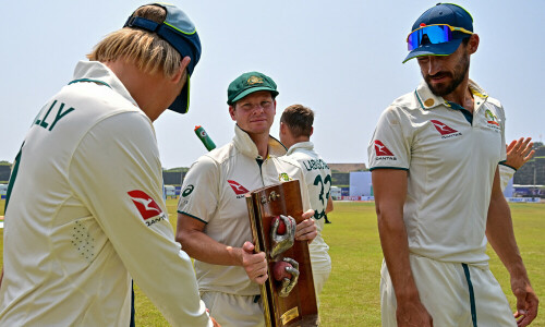 Australia beat Sri Lanka by 9 wickets to sweep series