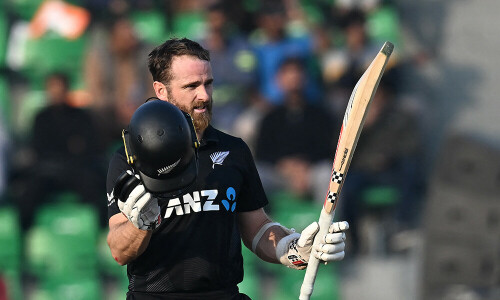 Williamson&rsquo;s century guides New Zealand into final despite Breetzke&rsquo;s record