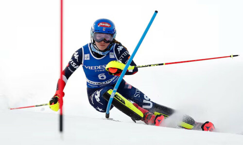 Mikaela Shiffrin to partner Johnson after pulling out of giant slalom at world championships
