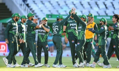 Pakistan defeat South Africa in record chase