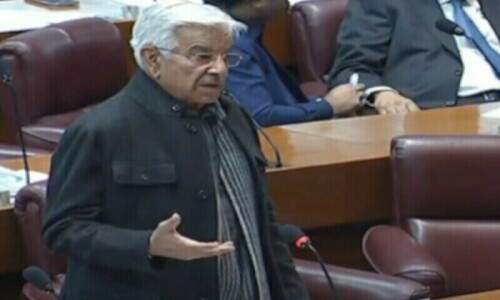 Judiciary has vital role in maintaining financial discipline, says Asif