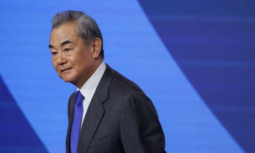 China will &lsquo;play along to the end&rsquo; with US: Wang Yi