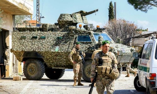 Lebanese wait to go home ahead of delayed Israeli pullout